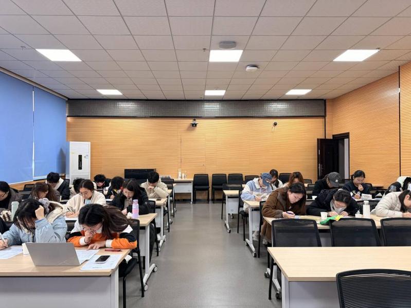 知产2401班顺利召开2026年春季新学期班会